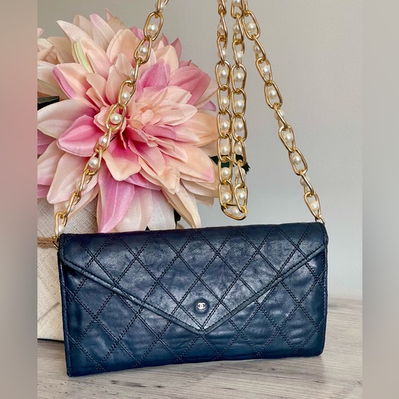 Authentic CHANEL Leather long Continental wallet - Picture 2 of 16